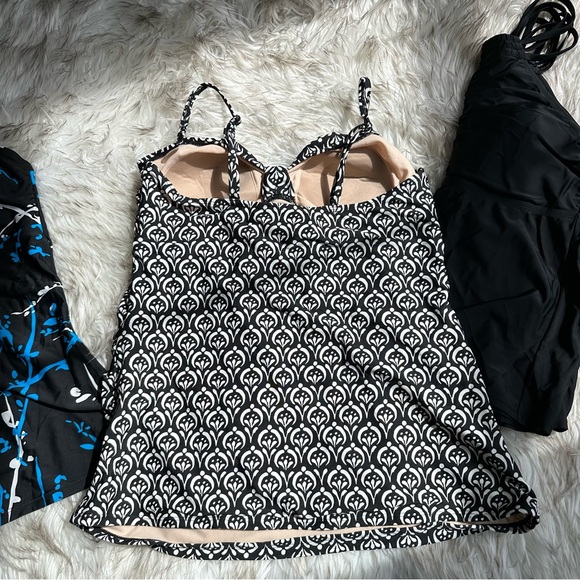 Bundle of 3 swim tops - Picture 7 of 11